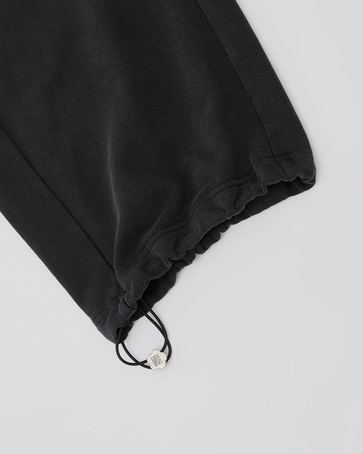 FADE BLACK WRAP SWEATBAJI - Image 9