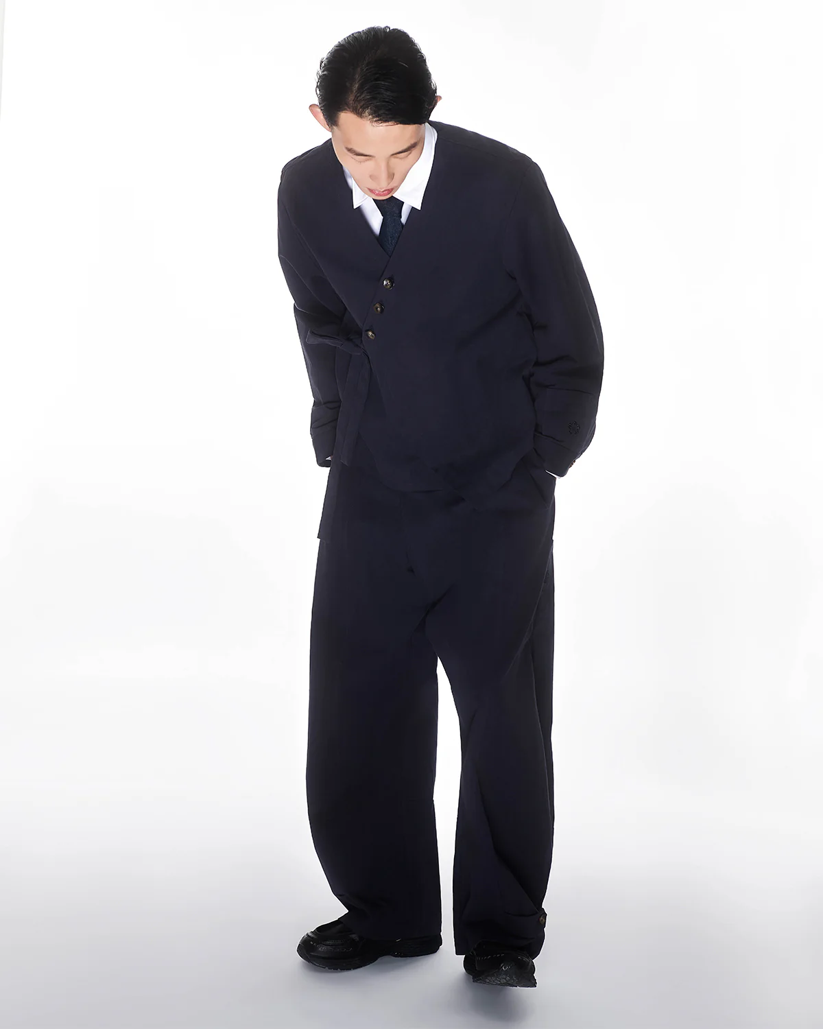 NAVY HANBOK BALLOON PANTS - Image 4