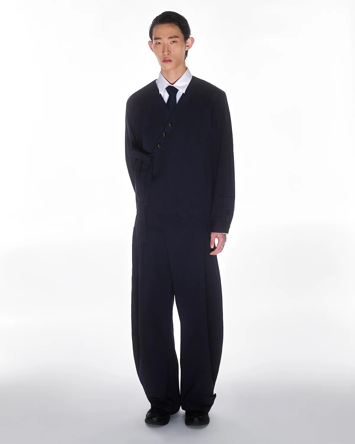 NAVY HANBOK TIE BLAZER - Image 5